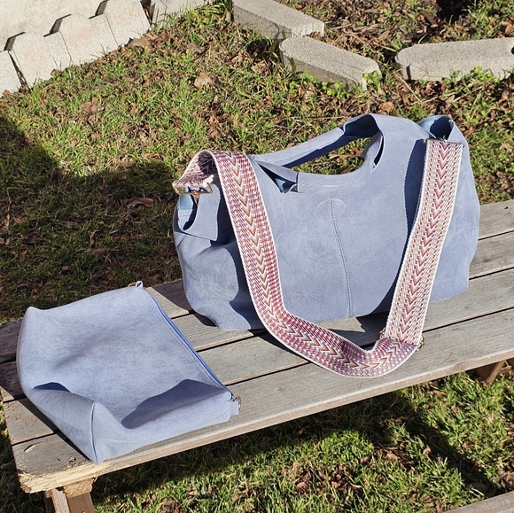 NWOT ah.dorned blue faux suede bag - Picture 4 of 7